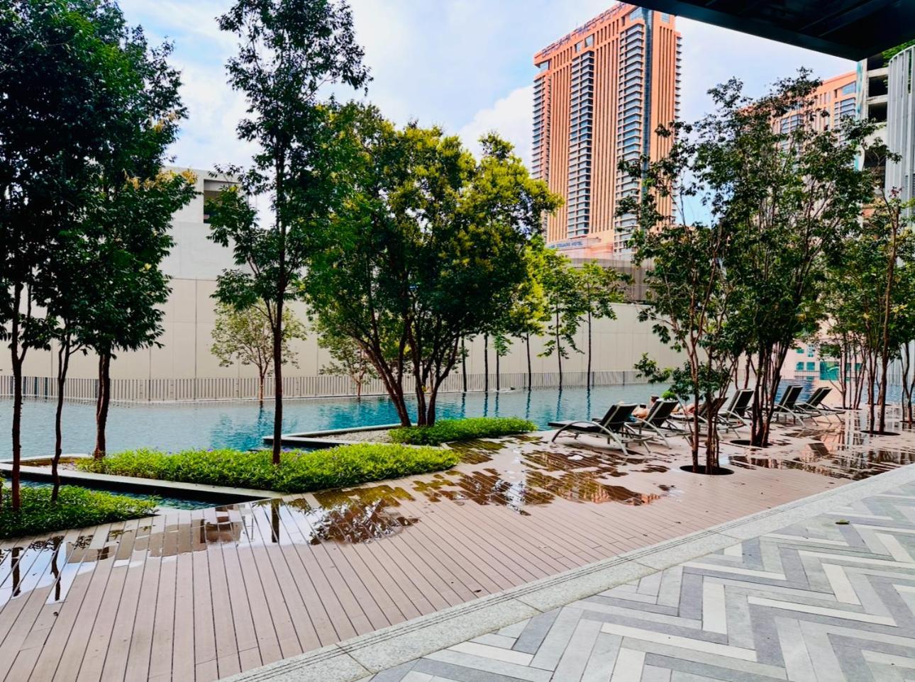 Smart Service Lucentia Bbcc Lalaport Apartment *